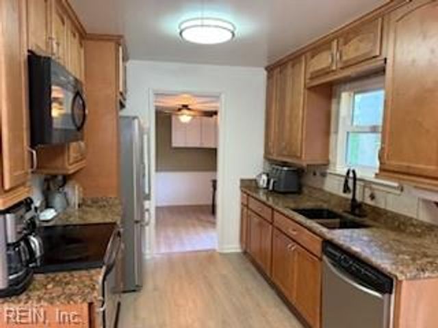 1161 Treefern DR, Virginia Beach, VA 23451