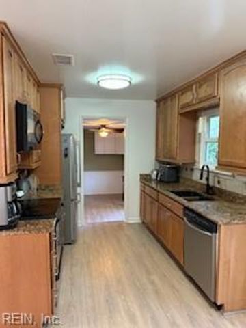 1161 Treefern DR, Virginia Beach, VA 23451