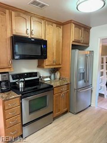1161 Treefern DR, Virginia Beach, VA 23451