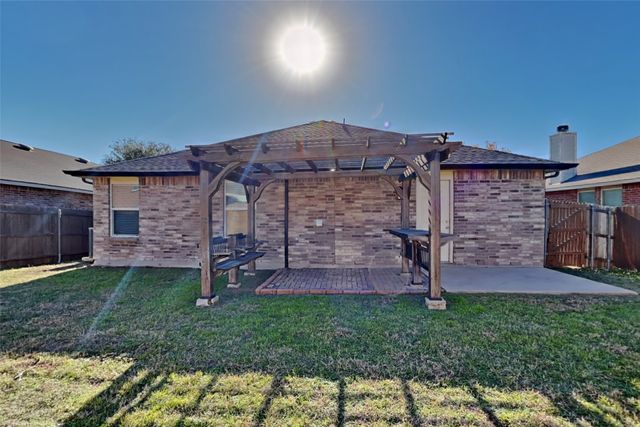5804 Mirror Ridge Drive, Fort Worth, TX 76179
