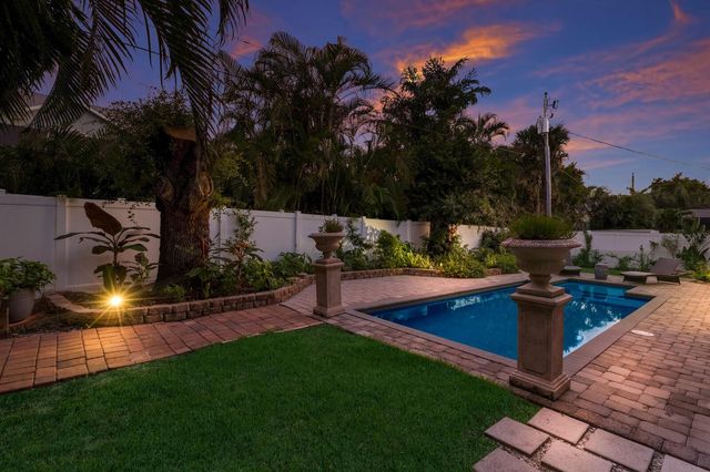 1856 HYDE PARK STREET, Sarasota, FL 34239