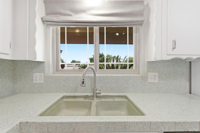2137 N Woodridge Way, Hanford, CA 93230