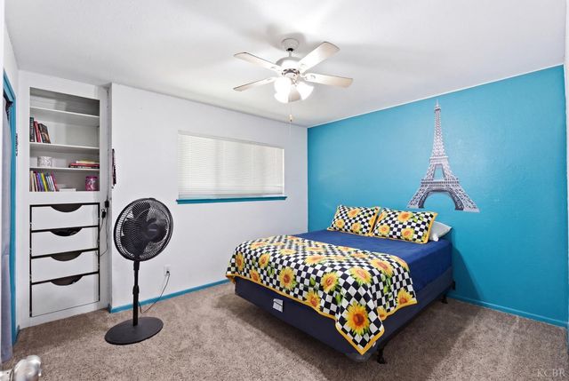 2137 N Woodridge Way, Hanford, CA 93230