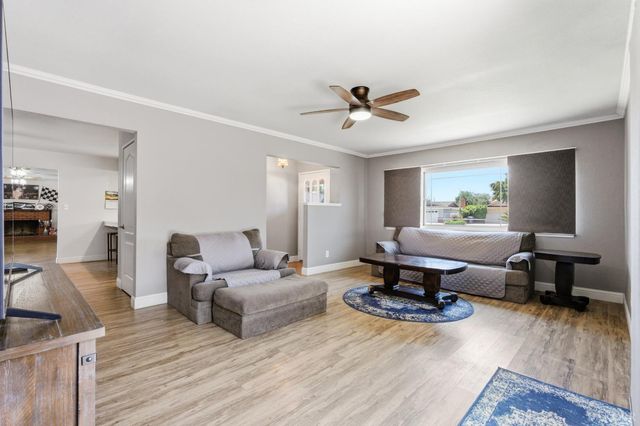 2137 N Woodridge Way, Hanford, CA 93230