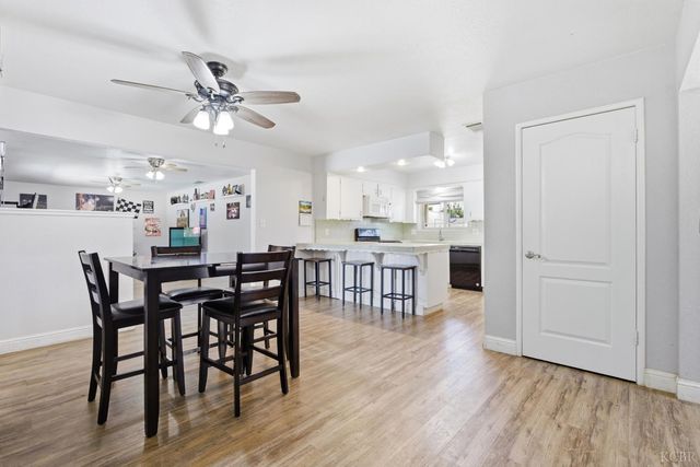 2137 N Woodridge Way, Hanford, CA 93230