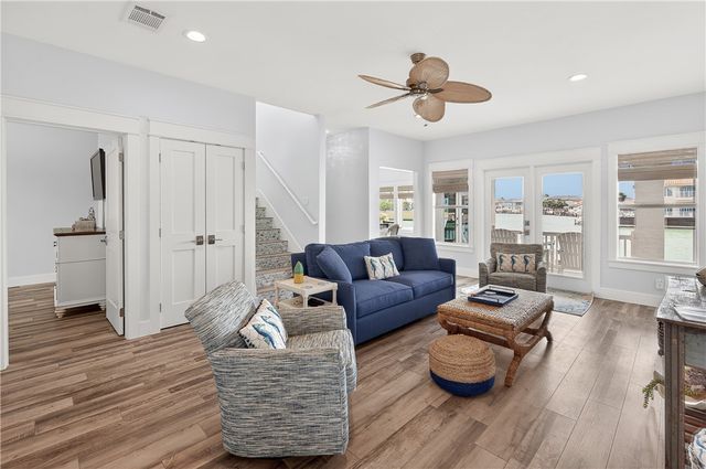 337 Piper Blvd, Port Aransas, TX 78373