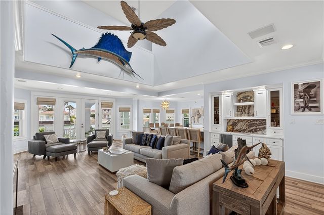 337 Piper Blvd, Port Aransas, TX 78373