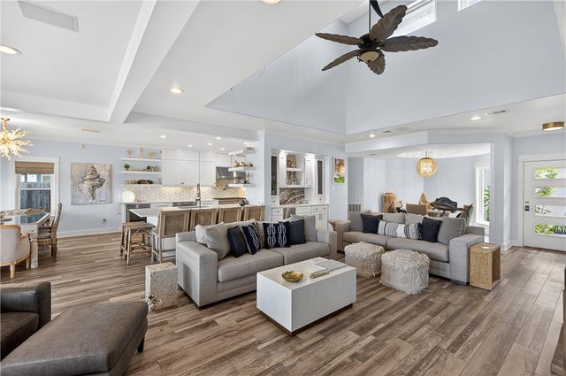337 Piper Blvd, Port Aransas, TX 78373