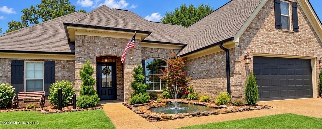 104 Creekside Drive, Senatobia, MS 38668 — exterior