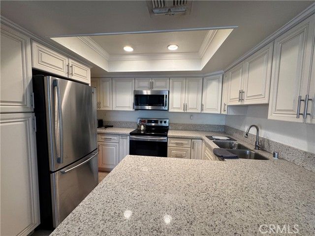 18408 Hatteras 13, Tarzana (los Angeles), CA 91356