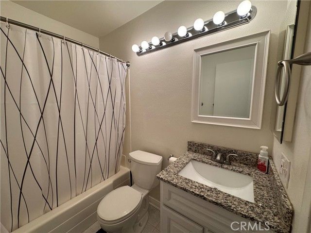 18408 Hatteras 13, Tarzana (los Angeles), CA 91356