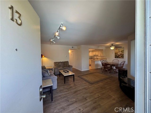 18408 Hatteras 13, Tarzana (los Angeles), CA 91356