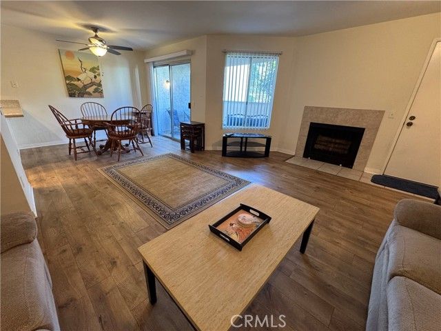18408 Hatteras 13, Tarzana (los Angeles), CA 91356