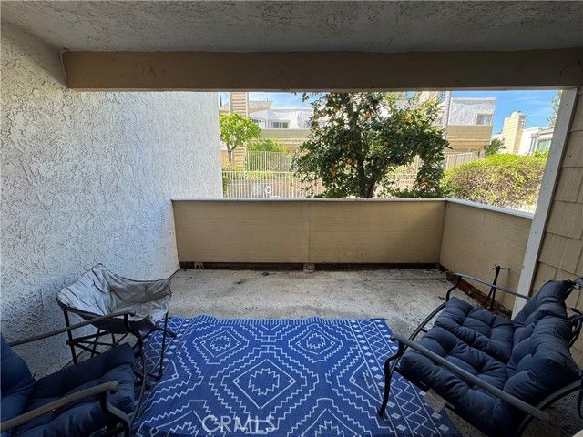 18408 Hatteras 13, Tarzana (los Angeles), CA 91356