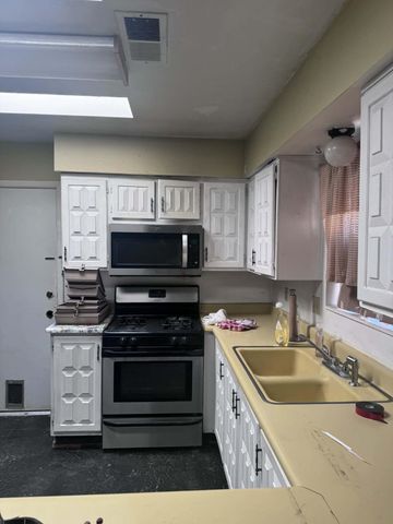 4607 Sabana Grande Avenue SE, Rio Rancho, NM 87124