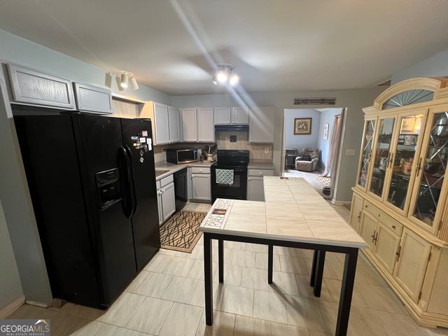 166 Barnetts Bridge Road, Jackson, GA 30233