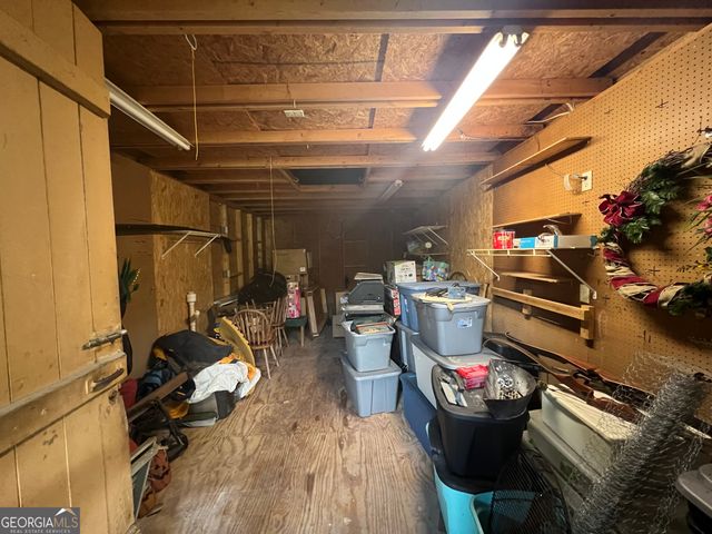 166 Barnetts Bridge Road, Jackson, GA 30233