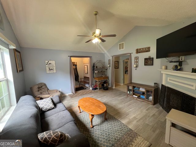 166 Barnetts Bridge Road, Jackson, GA 30233