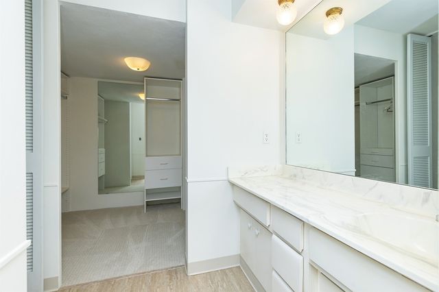 3663 Grand- Avenue 501, Des Moines, IA 50312