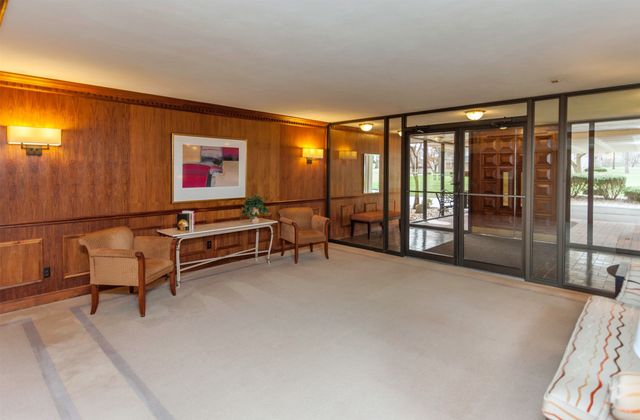 3663 Grand- Avenue 501, Des Moines, IA 50312