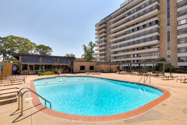 3663 Grand- Avenue 501, Des Moines, IA 50312