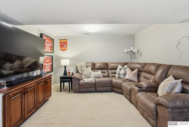 18656 U Street, Omaha, NE 68135