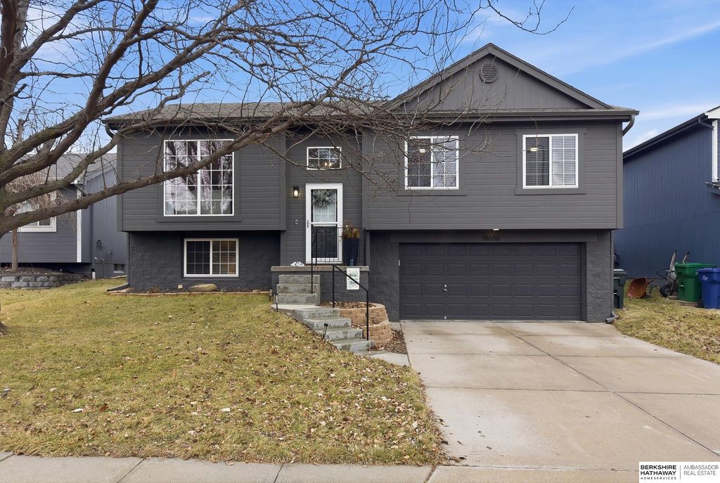 18656 U Street, Omaha, NE 68135