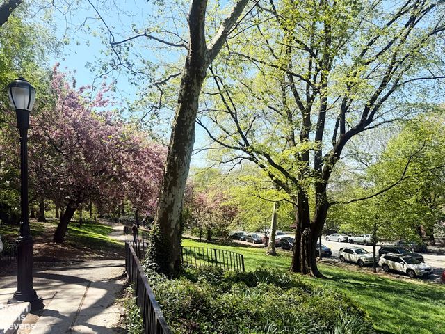 305 W 98TH Street 2ES, New York City, NY 10025