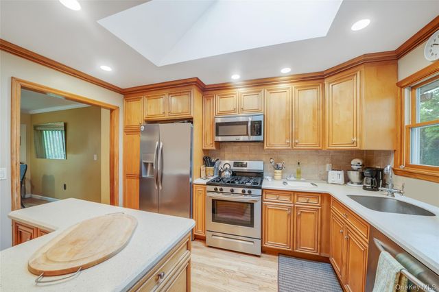 190 Lake Drive, Copiague, NY 11726