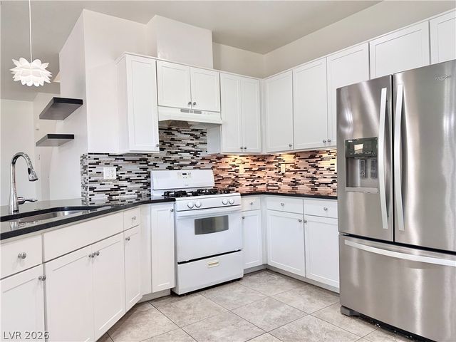 9830 Colenso Court, Las Vegas, NV 89148