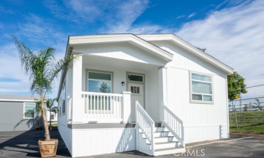 3595 Santa Fe Avenue 46, Long Beach, CA 90810