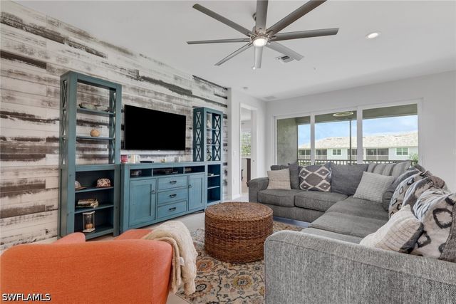2665 Seychelles CIR 1907, Naples, FL 34112