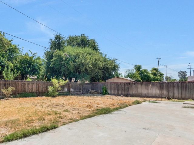 413 S Villa Avenue, Fresno, CA 93727