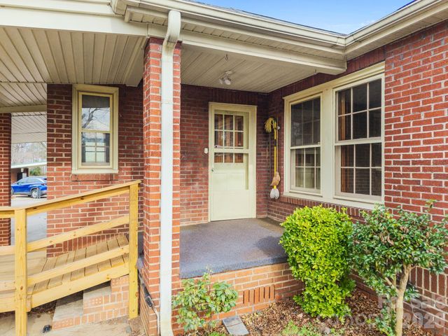 911 N Long ES Street, Salisbury, NC 28144