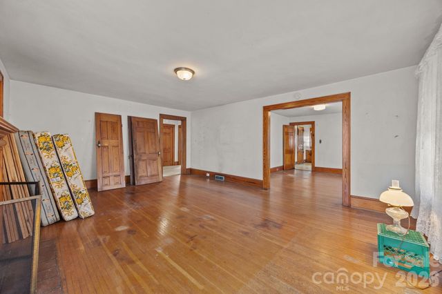 911 N Long ES Street, Salisbury, NC 28144