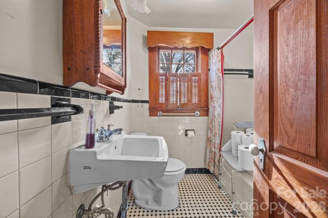 911 N Long ES Street, Salisbury, NC 28144