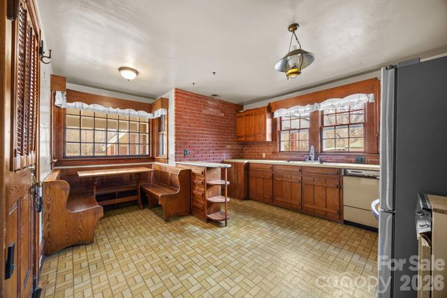 911 N Long ES Street, Salisbury, NC 28144