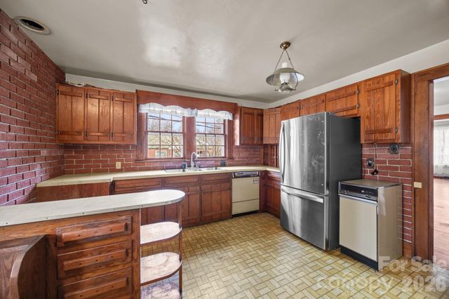 911 N Long ES Street, Salisbury, NC 28144