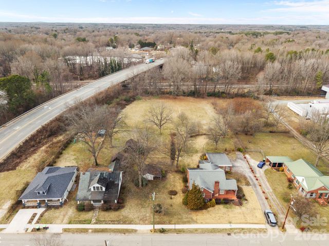 911 N Long ES Street, Salisbury, NC 28144