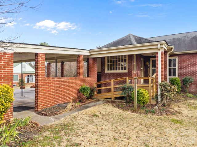 911 N Long ES Street, Salisbury, NC 28144