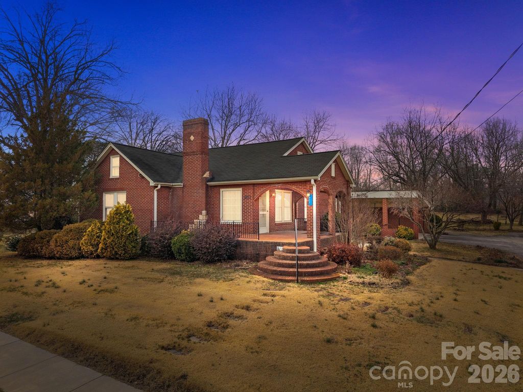 911 N Long ES Street, Salisbury, NC 28144