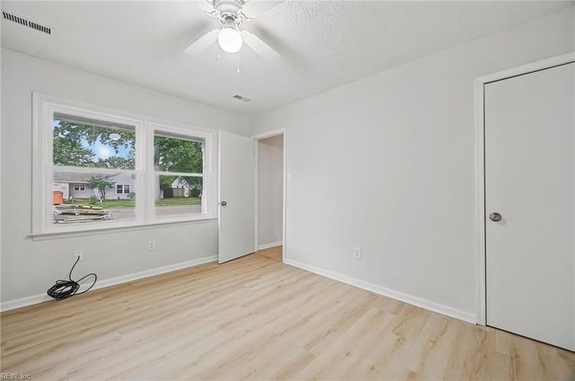 17 Sandy Lake DR, Hampton, VA 23666