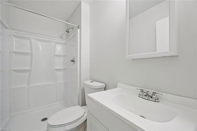 17 Sandy Lake DR, Hampton, VA 23666