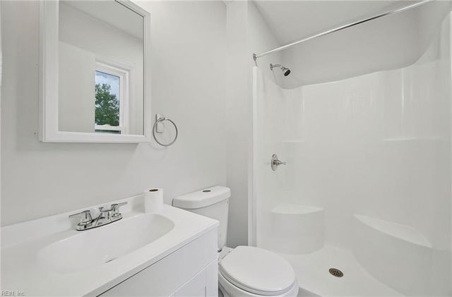 17 Sandy Lake DR, Hampton, VA 23666