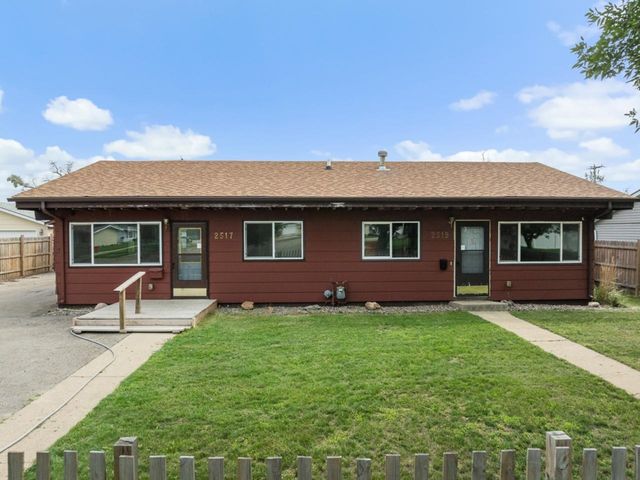 2517 2nd Ave SW, Minot, ND 58701