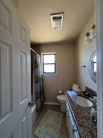 400 Harris Drive, Crowley, TX 76036