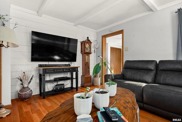 1215 N MAPLE Lane, East Peoria, IL 61611