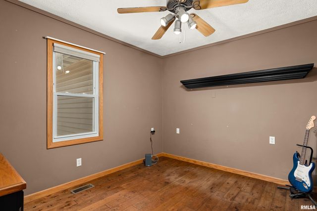 1215 N MAPLE Lane, East Peoria, IL 61611