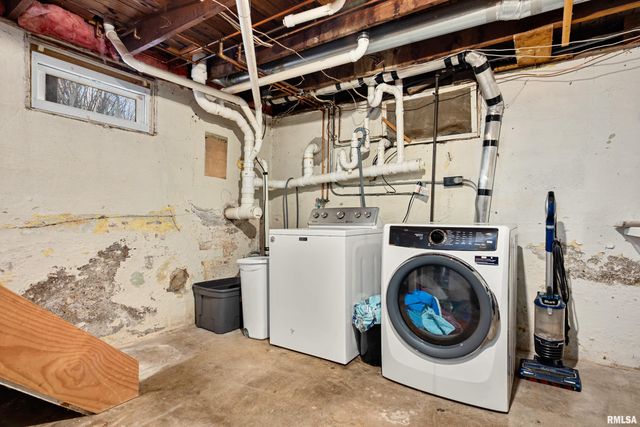 1215 N MAPLE Lane, East Peoria, IL 61611