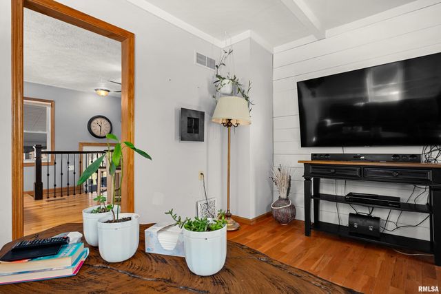 1215 N MAPLE Lane, East Peoria, IL 61611